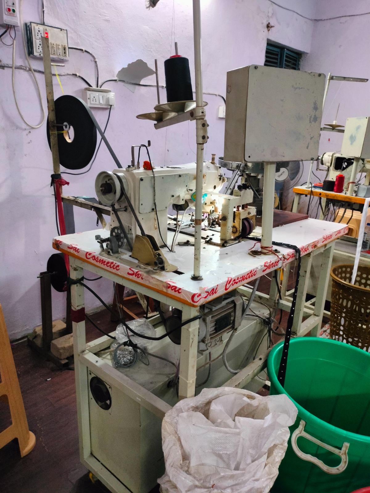 Automatic Hook and Eye tape sewing machine 5