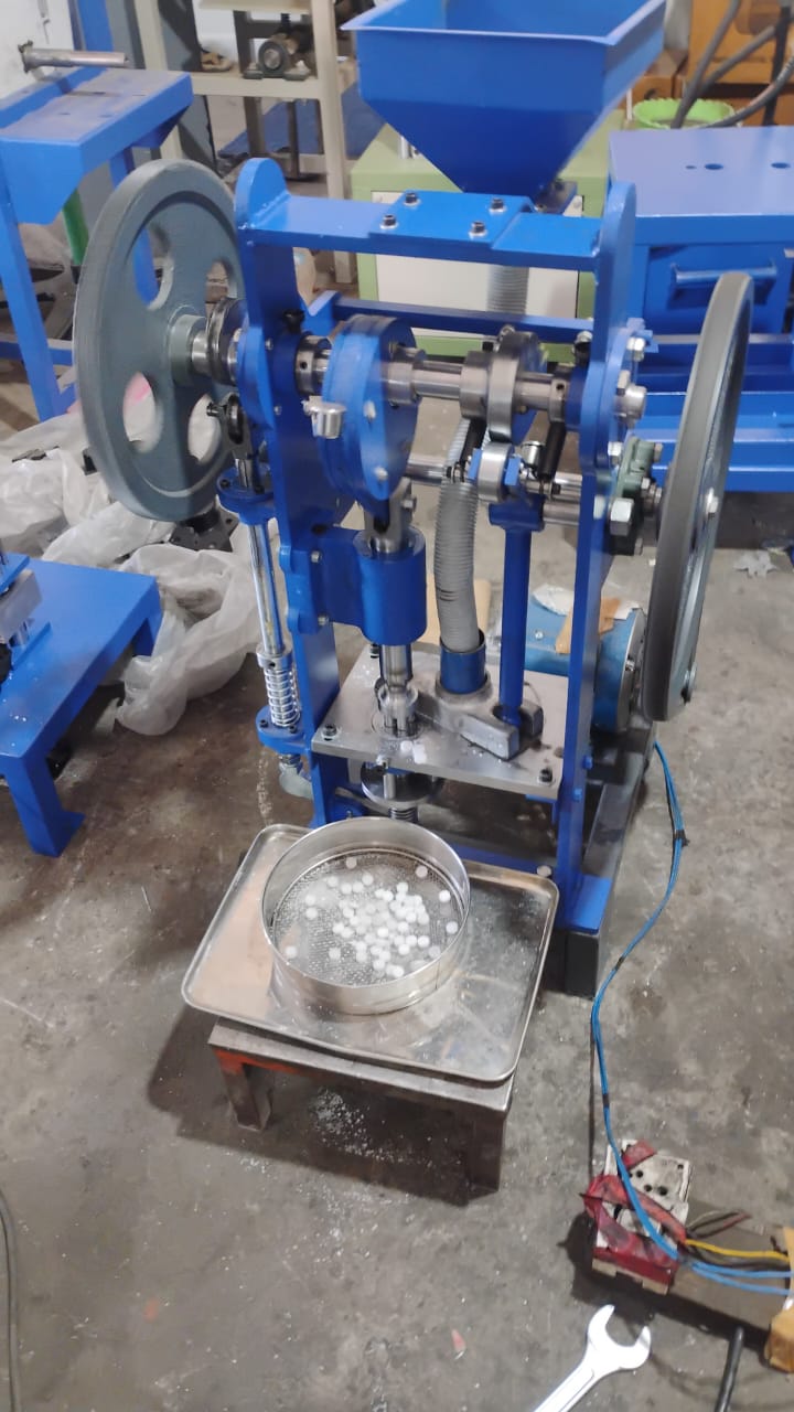 Camphor making machine