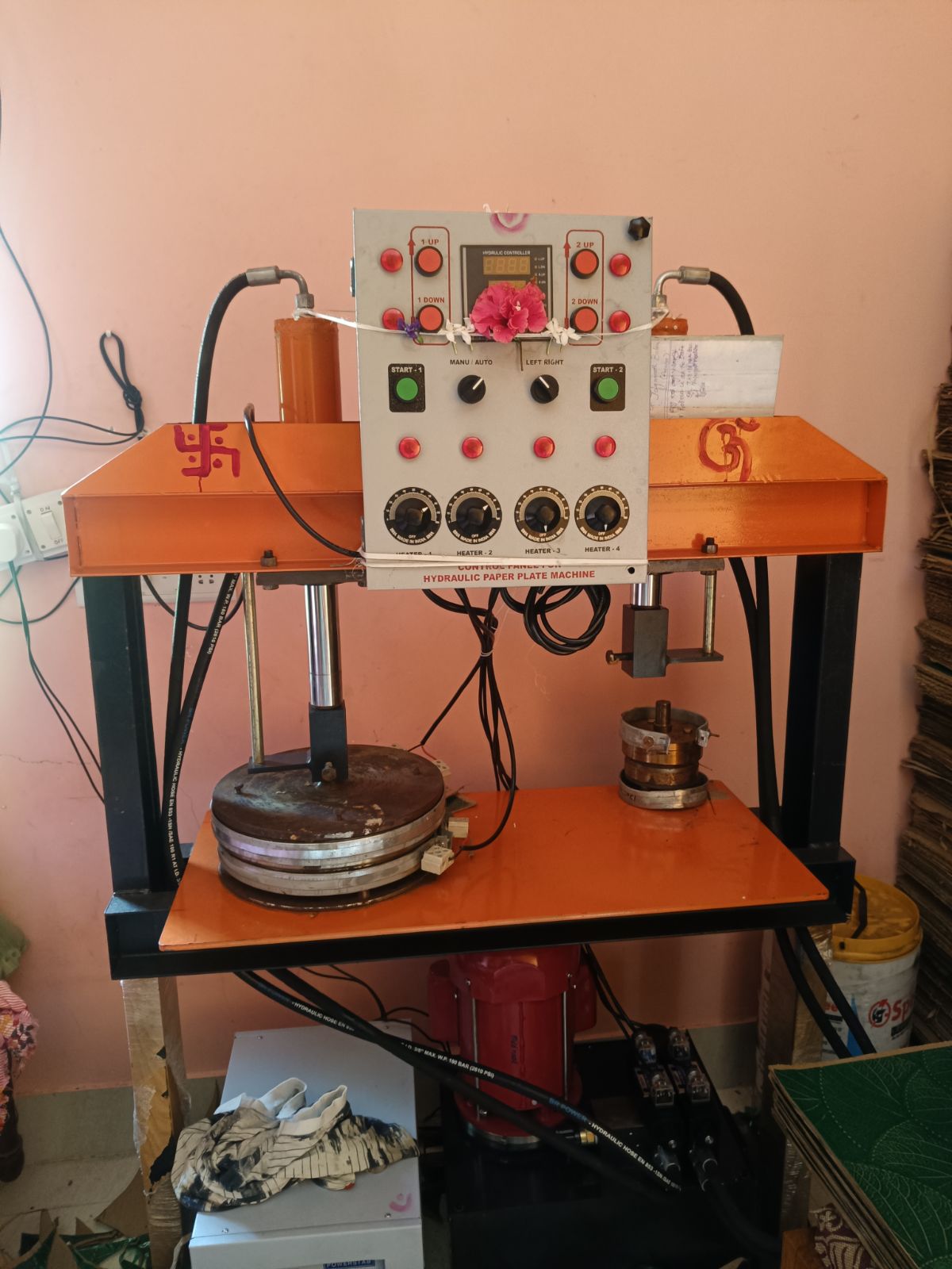 Paper plate machine