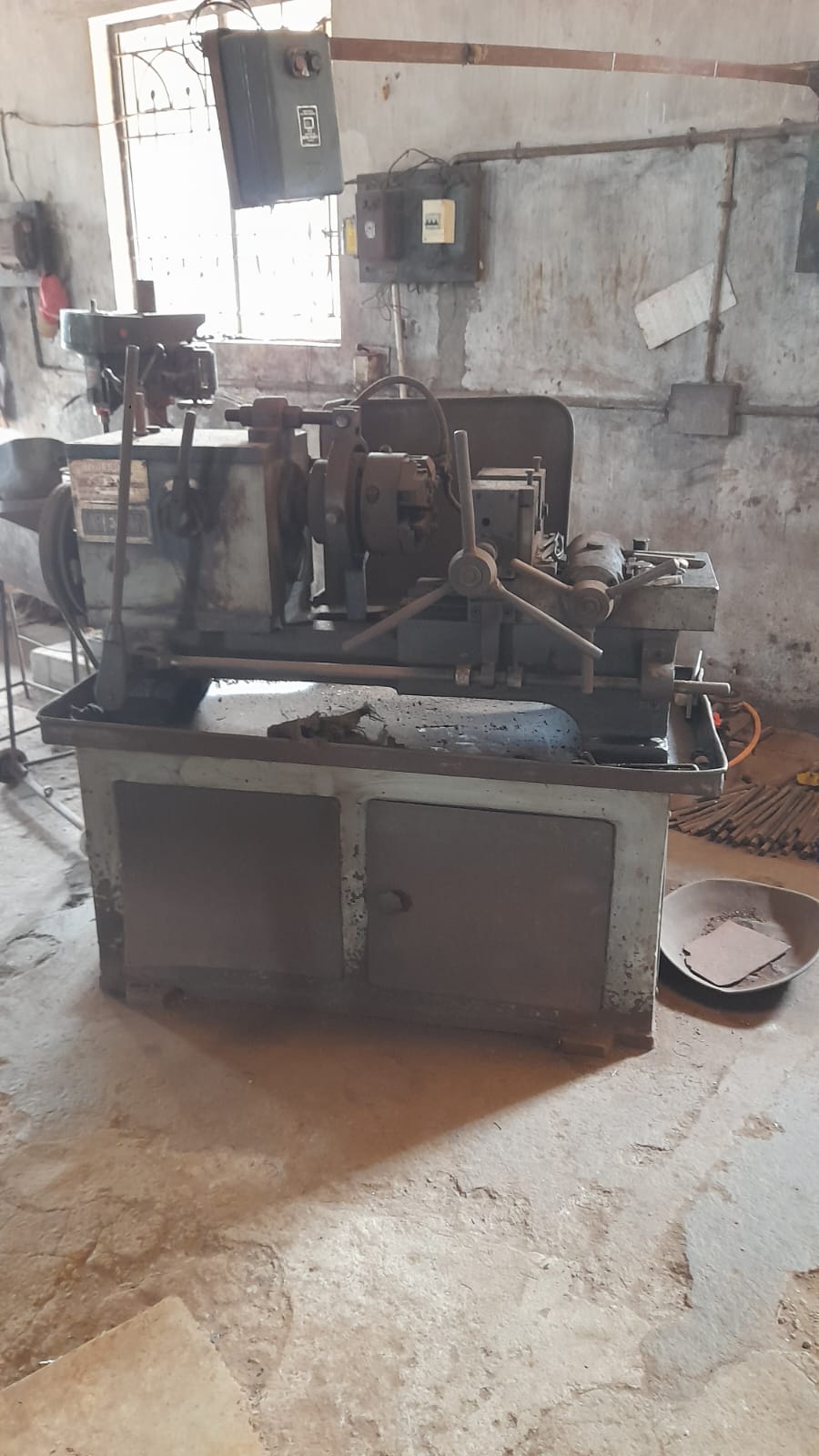 Heavy Duty Conventional Cylindrical Grinding Machine – Fully Working – Used
