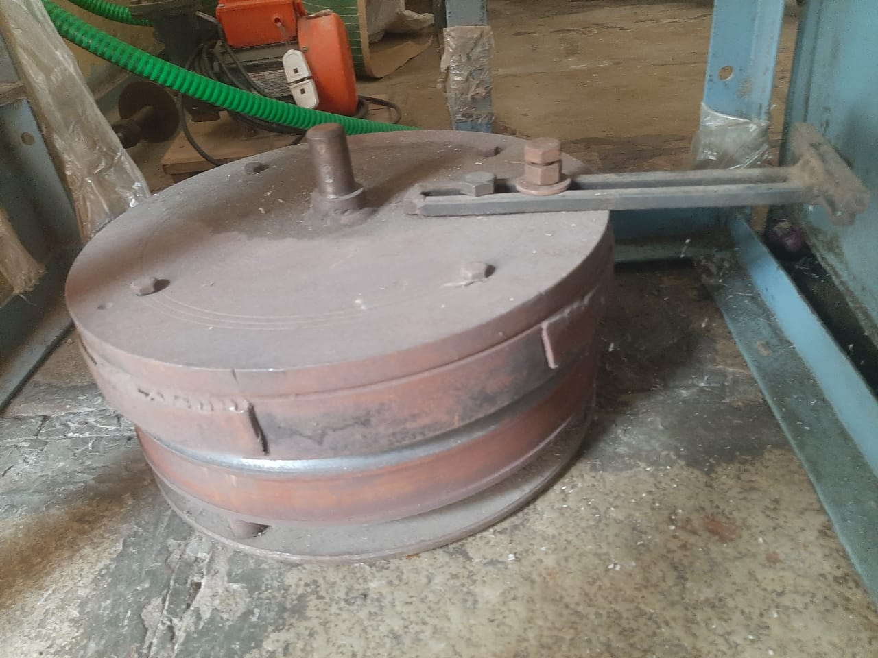 Semi Automatic Single Die Paper Plate Making Machine. 4
