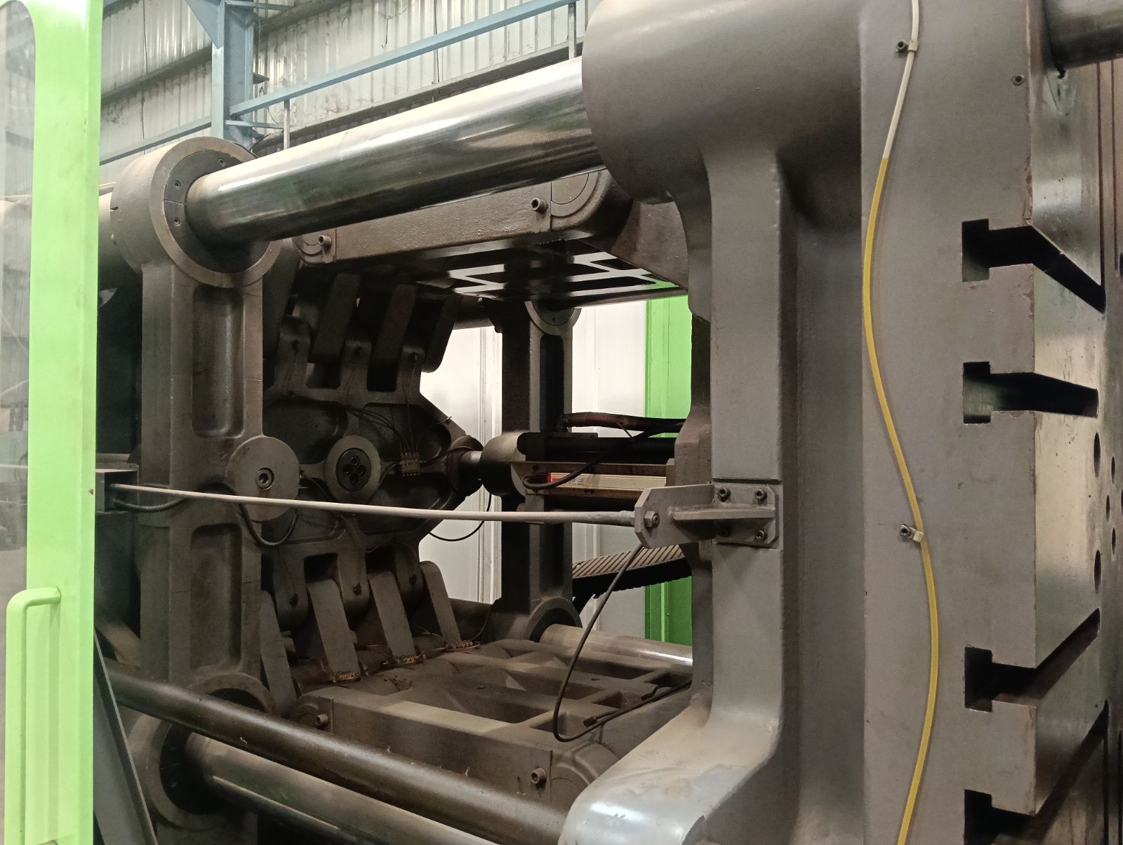 Imported LANSON LS 800 GT - S 800 ton Excellent condition injection molding machine for sale 9