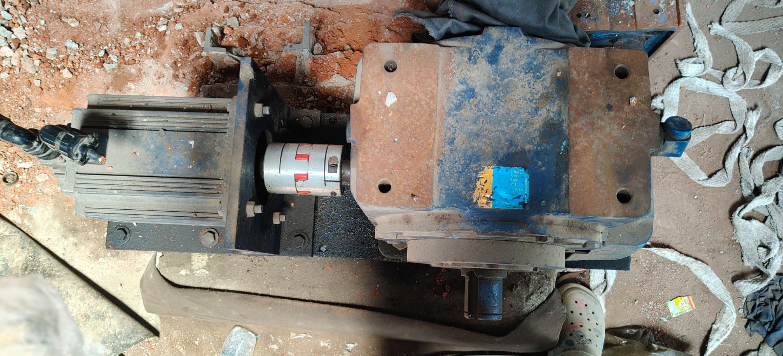 Industrial server motor with gear, hydraulic pump