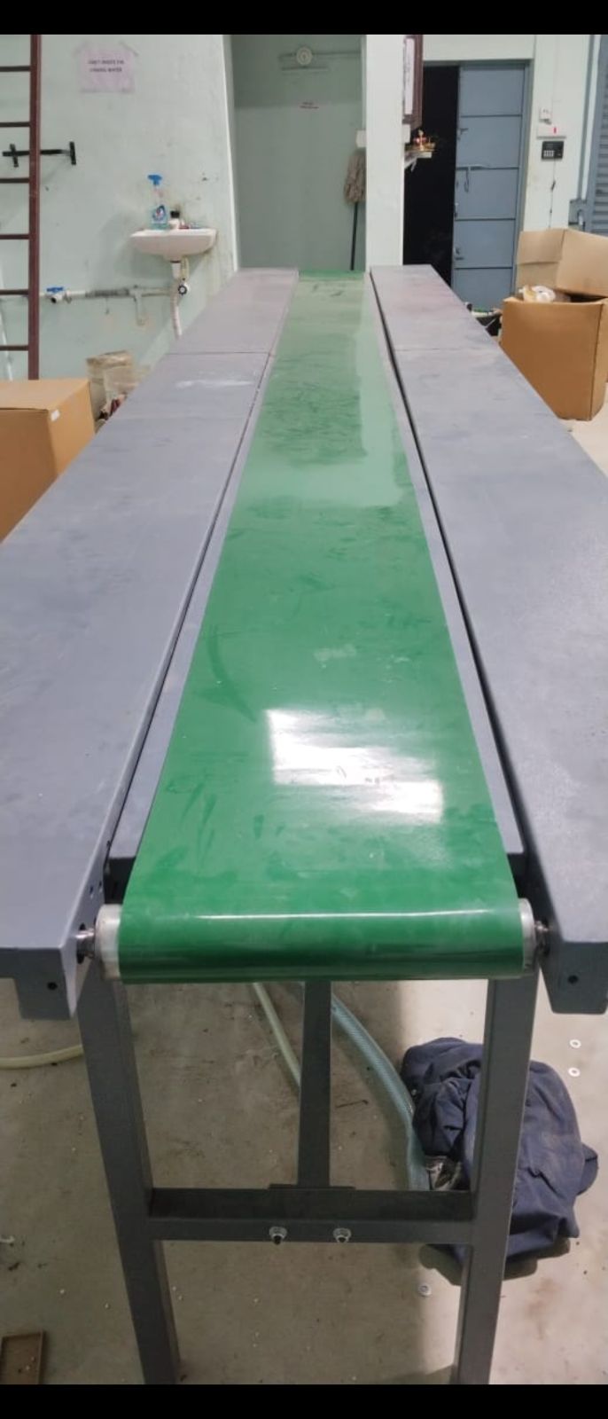 Industrial conveyor