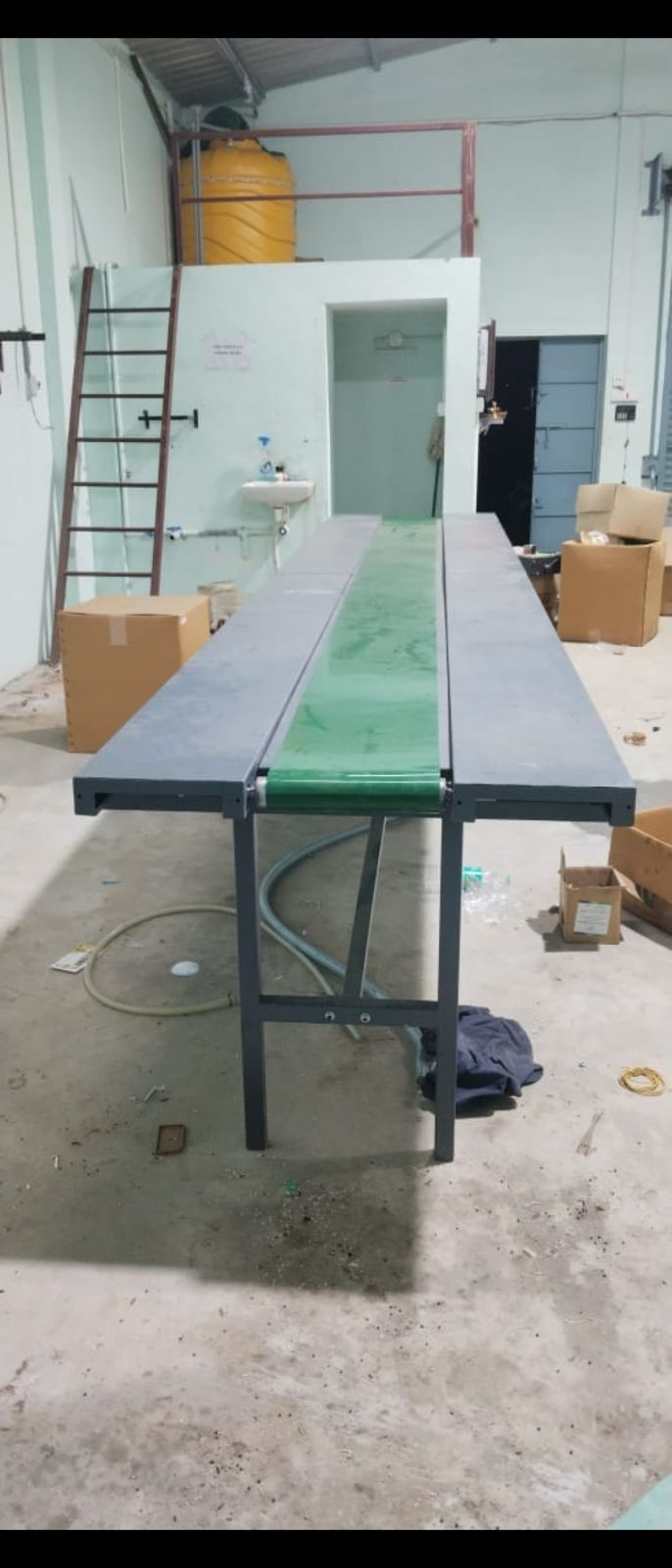 Industrial conveyor 7