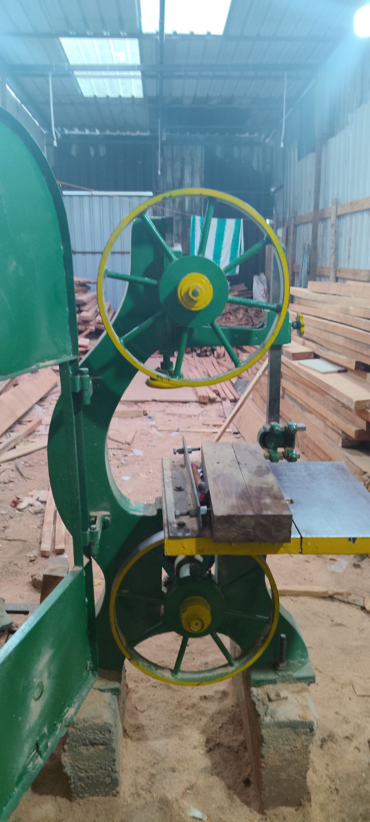 Band saw machine 5
