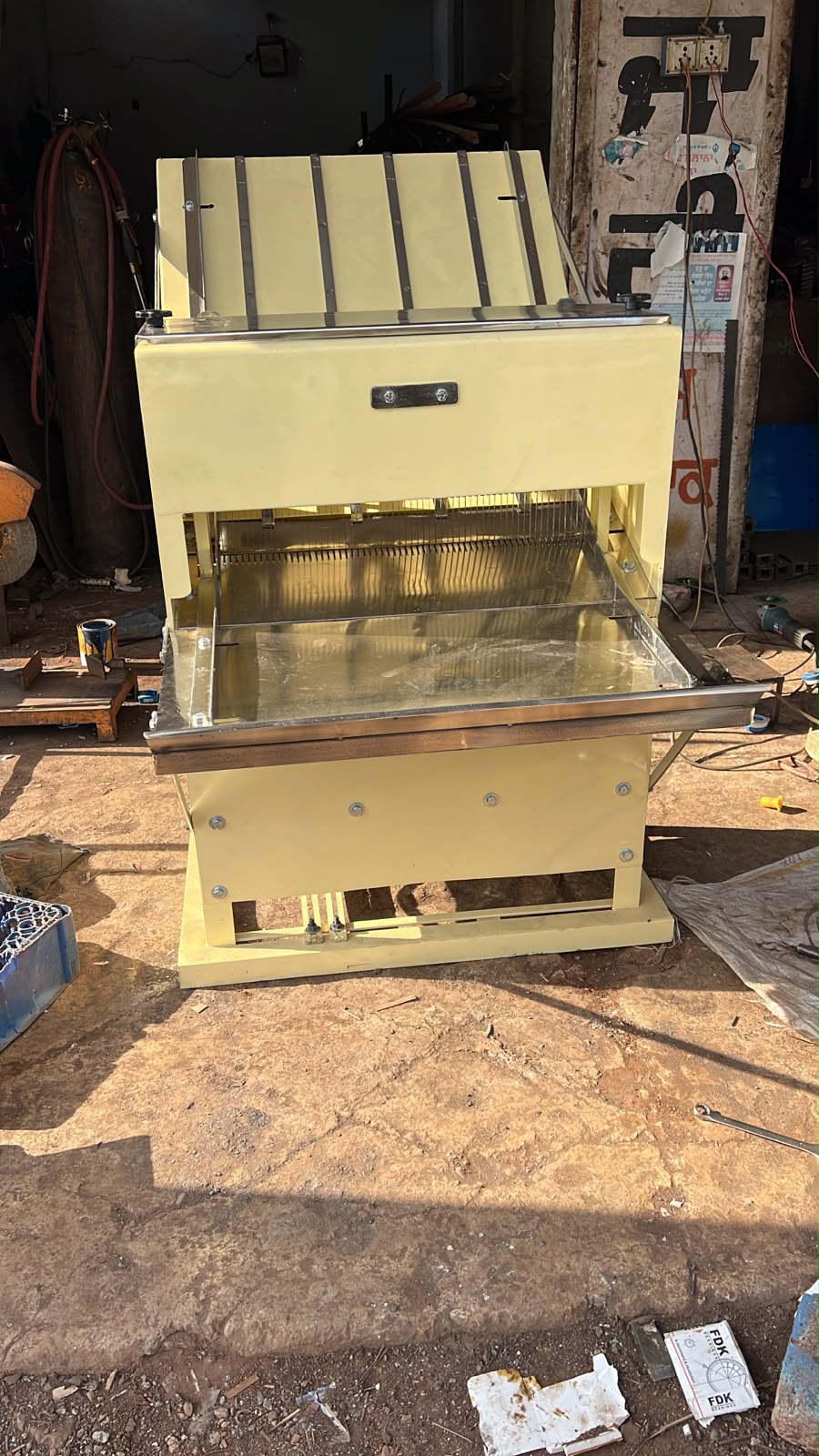 Bread and Toast cutting machine 5