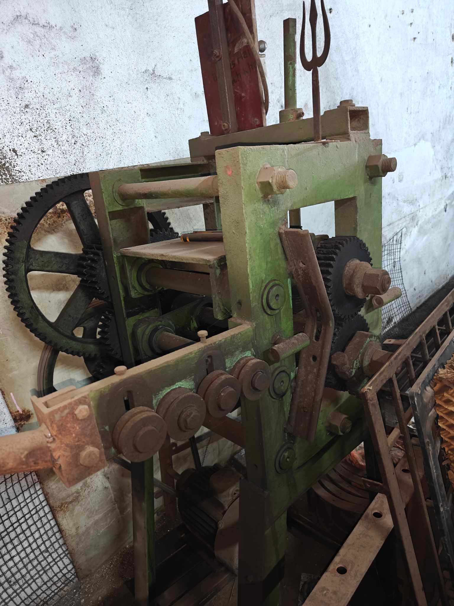 Wire Mesh / Jali Making Machine 5