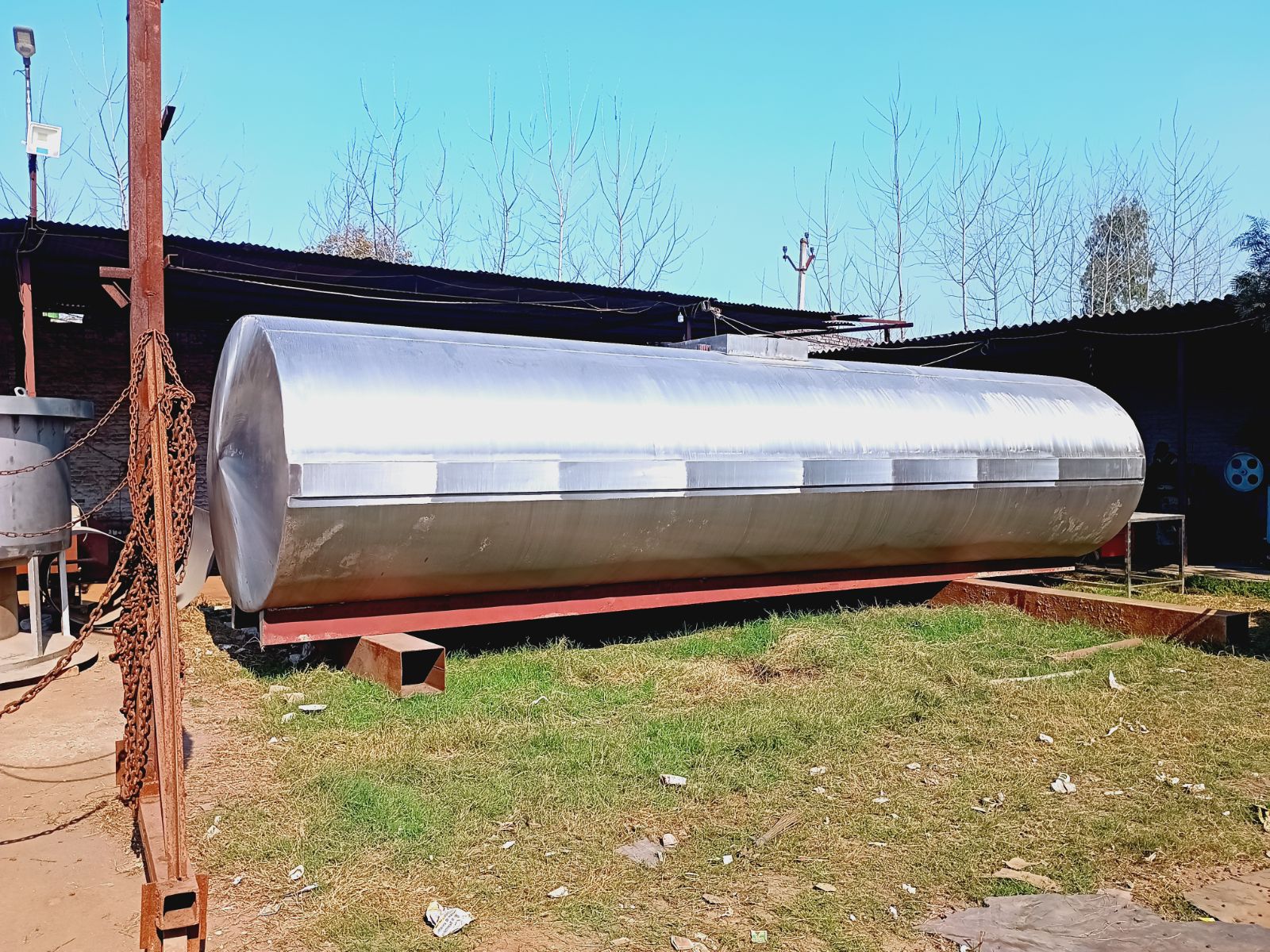 Road milk tanker 28000 Ltrs 3