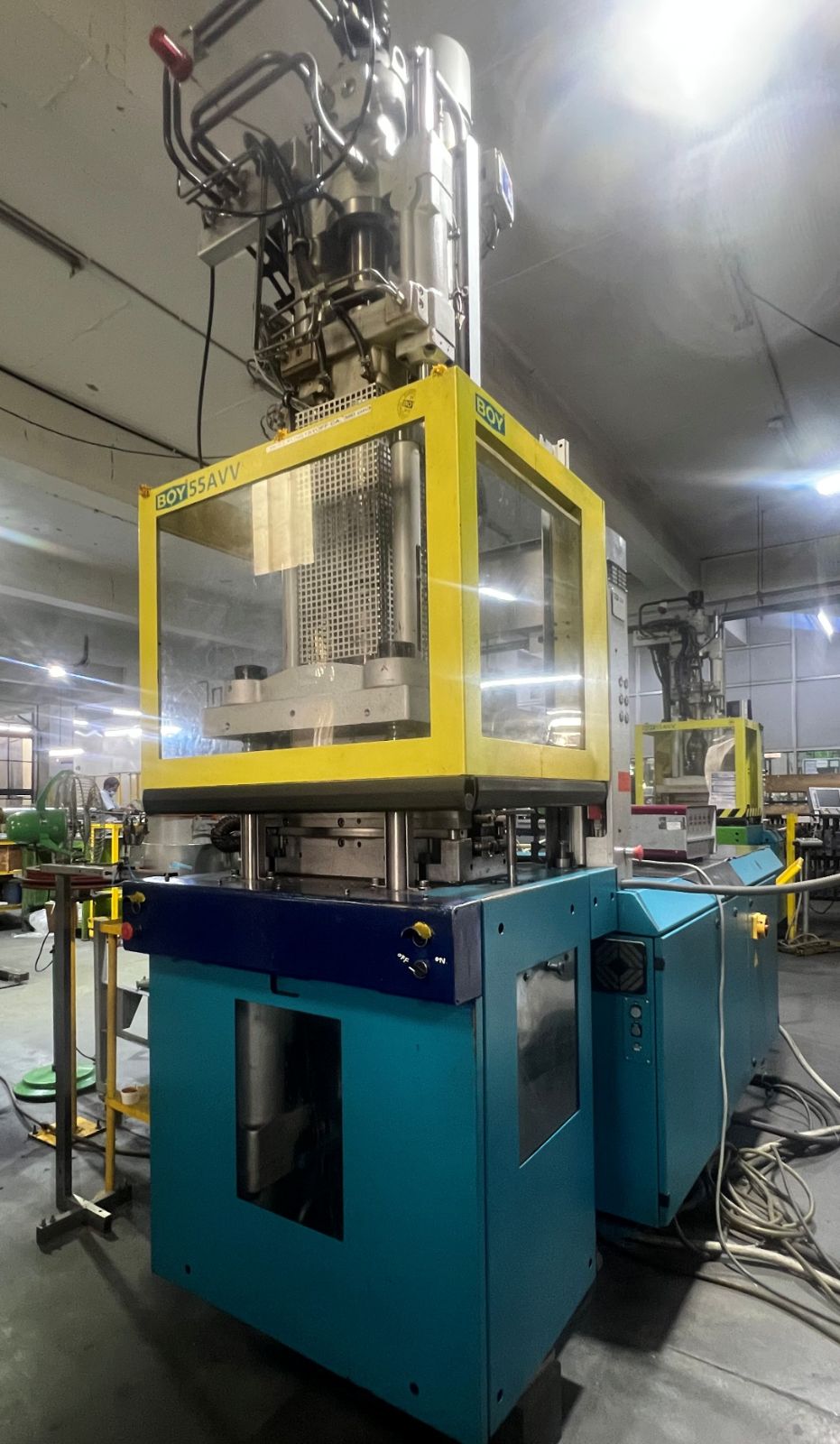BOY 55AVV - VERTICAL INJECTION MOLDING MACHINE - EXCELLENT WORKING CONDITION 2
