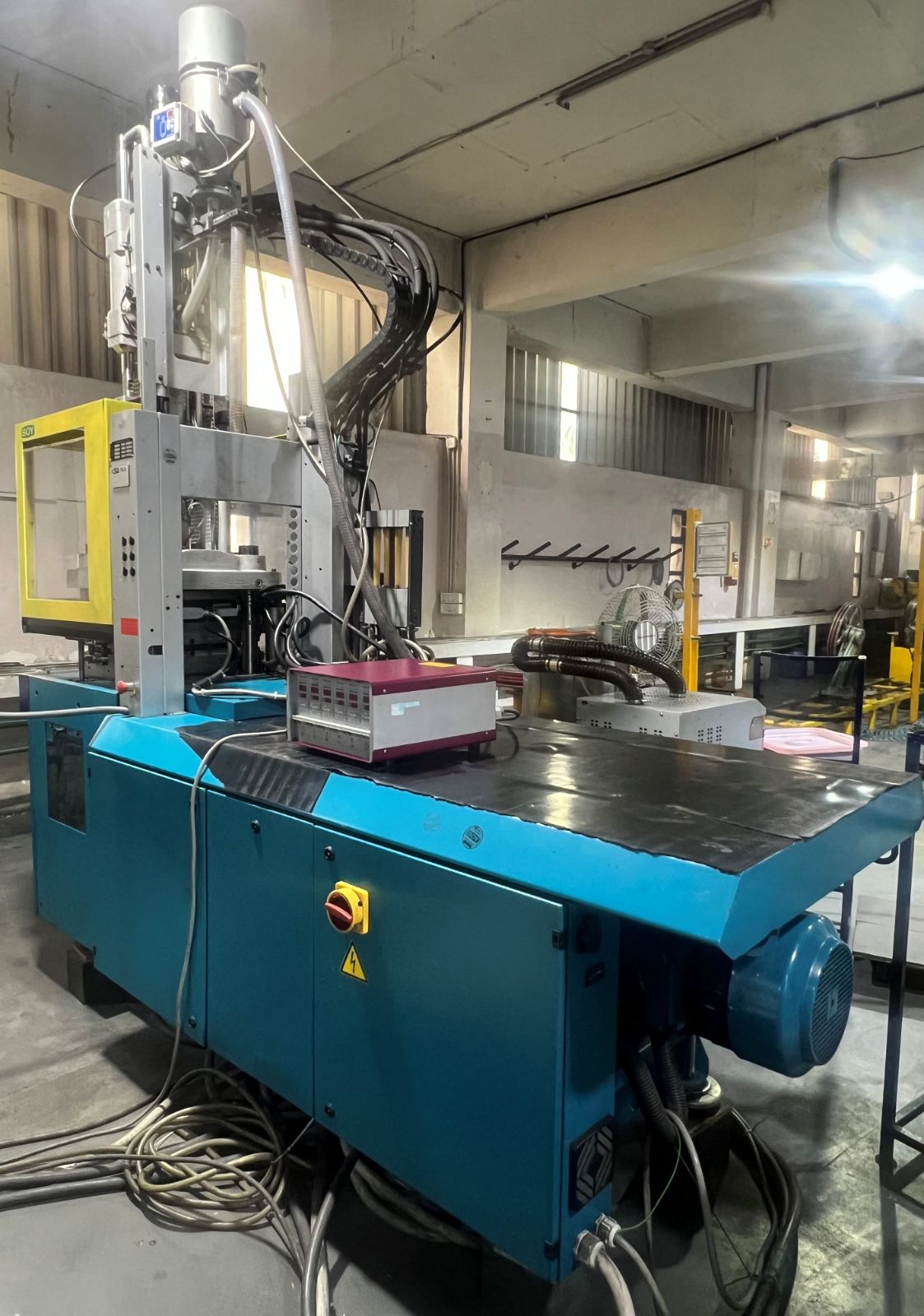 BOY 55AVV - VERTICAL INJECTION MOLDING MACHINE - EXCELLENT WORKING CONDITION 3