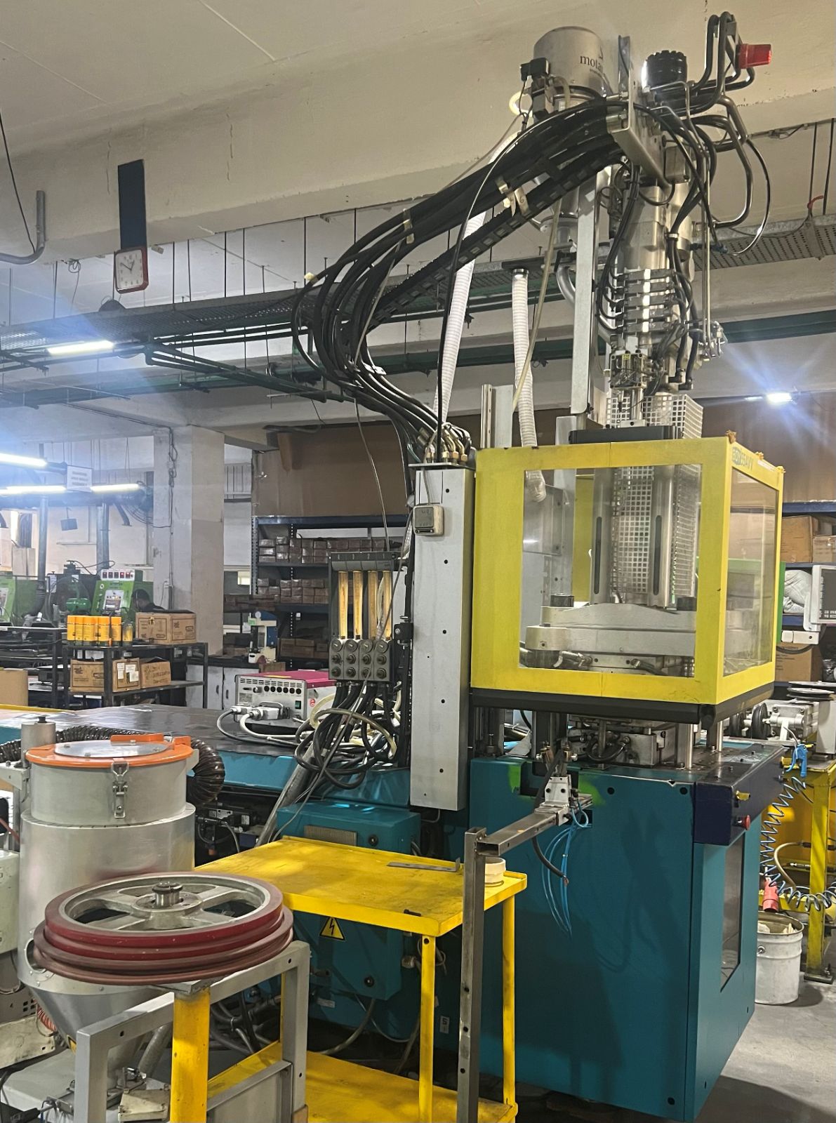 BOY 55AVV - VERTICAL INJECTION MOLDING MACHINE - EXCELLENT WORKING CONDITION 4