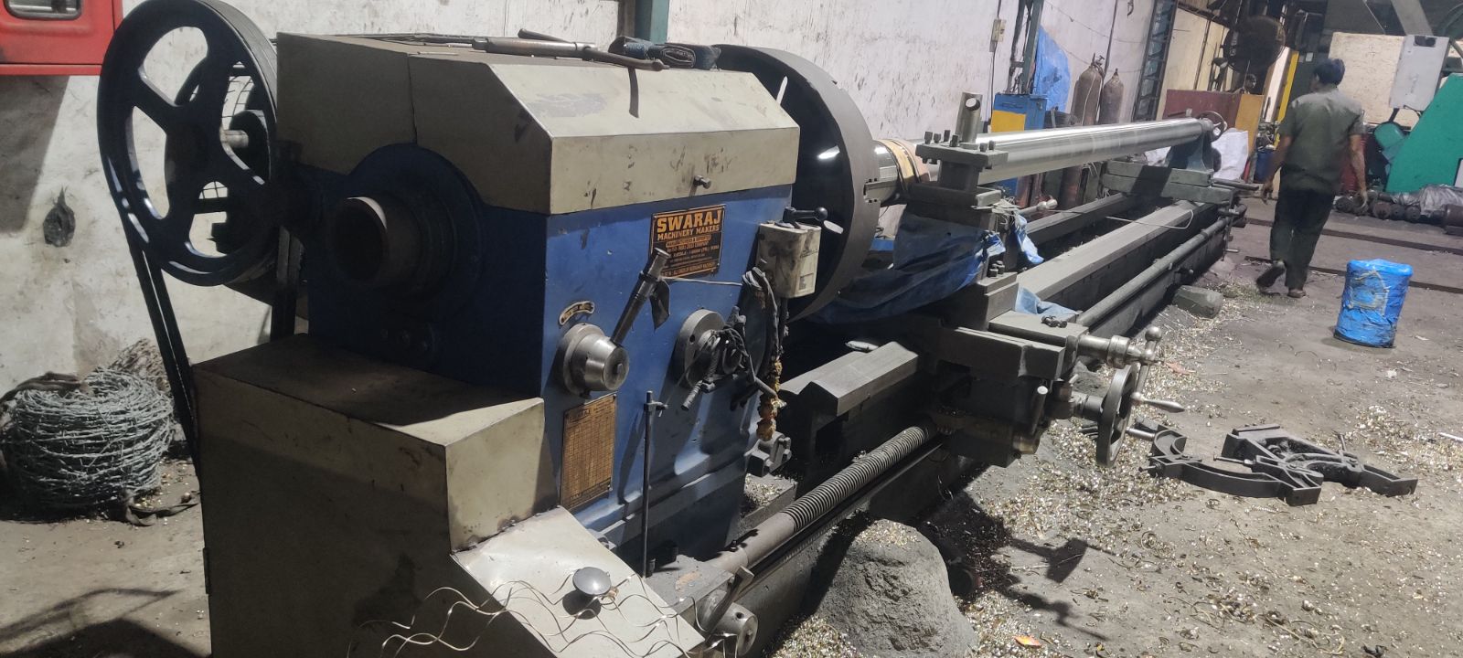 LATHE machine 4
