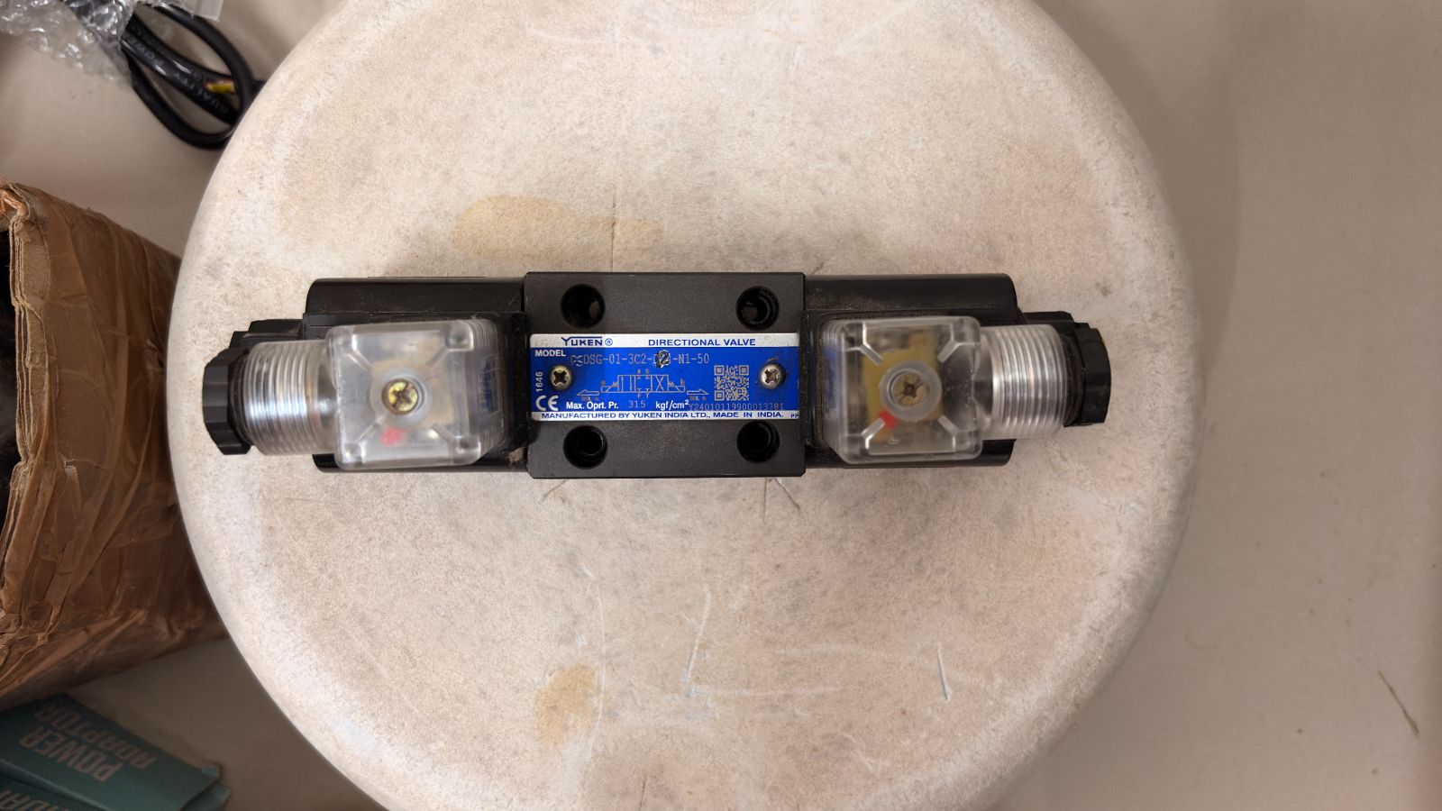 Yuken DSG-01-3C4-D12 Solenoid Directional Valves 12V DC - Pair