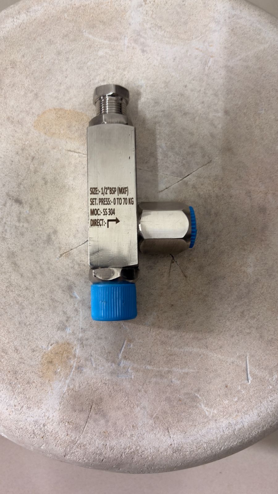Stainless Steel Angle Type Safety Valve 70 kg 1/2 Inch BSP - Unused