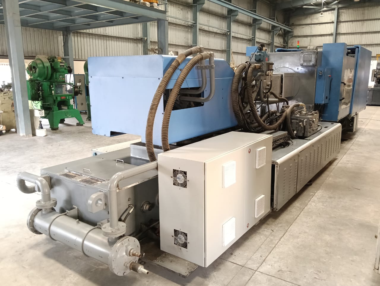 ATEC HC 600 - 600 ton injection molding machine 5