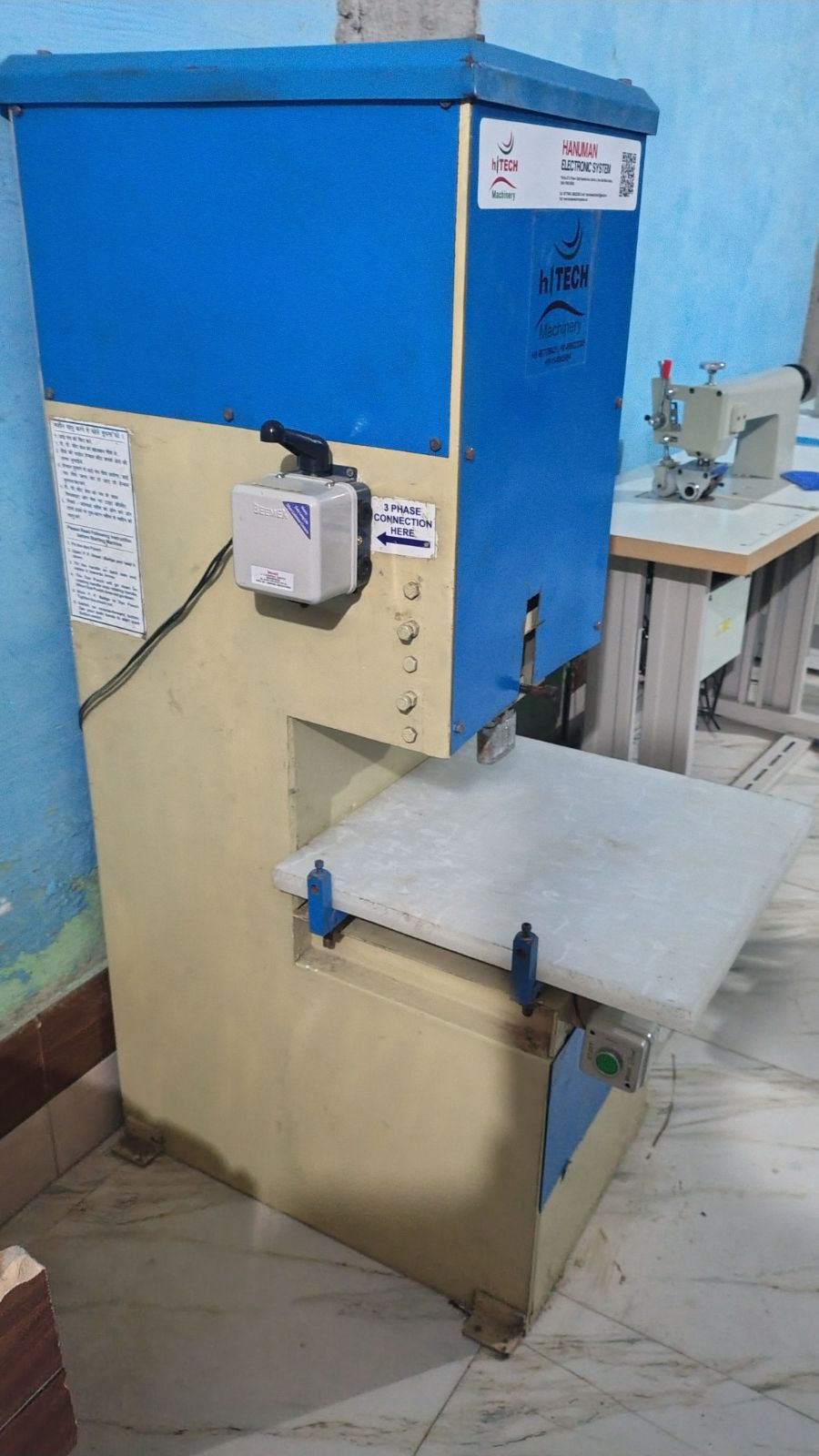 D-Cut and W-Cut Punching machine 2