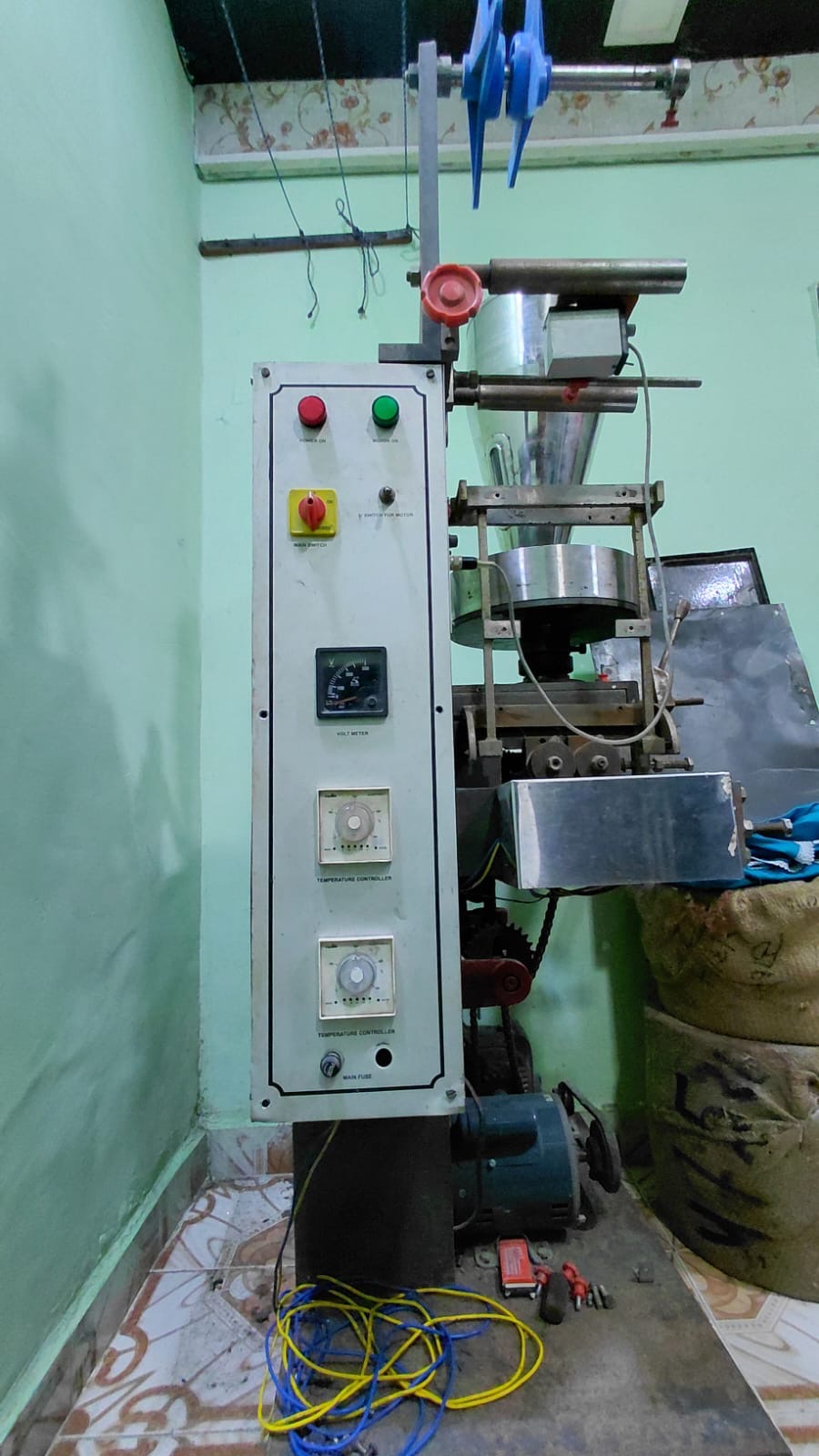 Automatic pouch making machine 