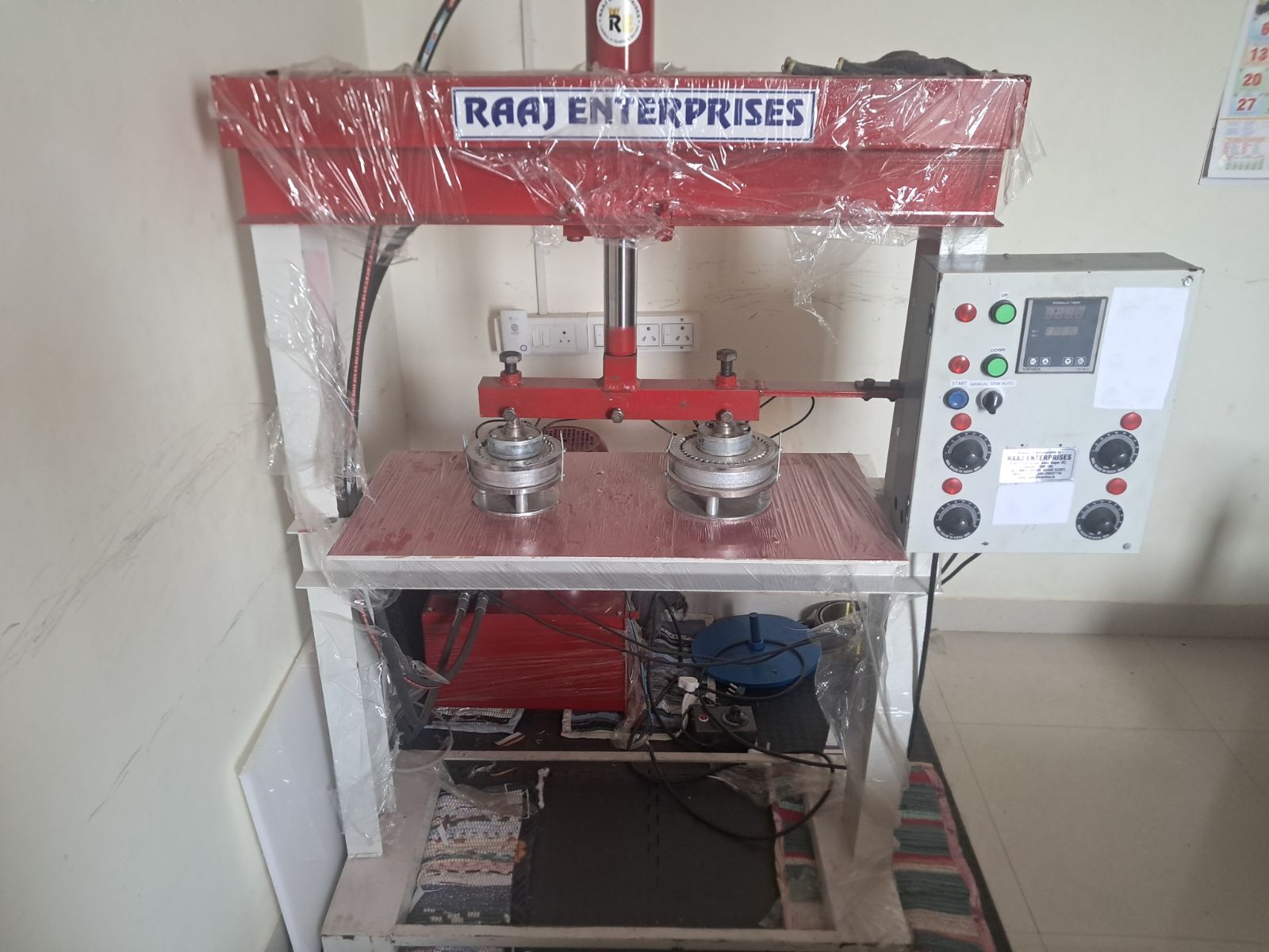 Hydraulic Single Press Double Die Paper Plate Making machine 3