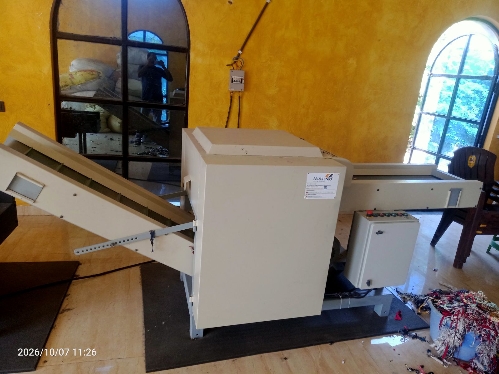 Shredding (cutter) textile machine