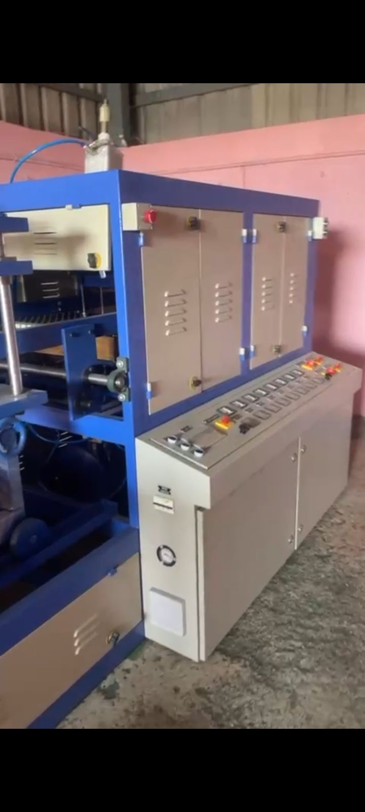 Thermoforning machine