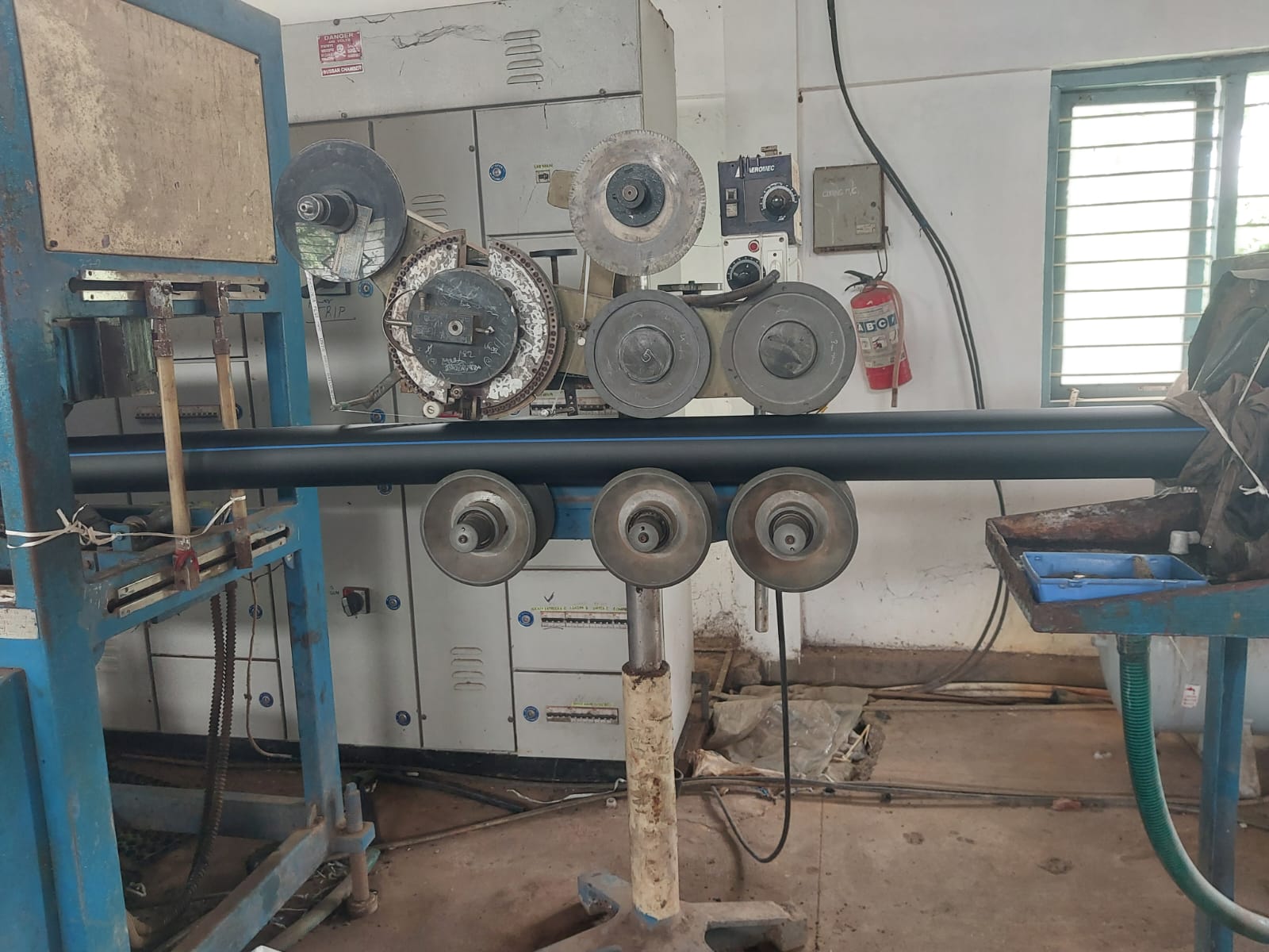 HDPE - Pipe extroder - LX65 Model - year of purchase -2000