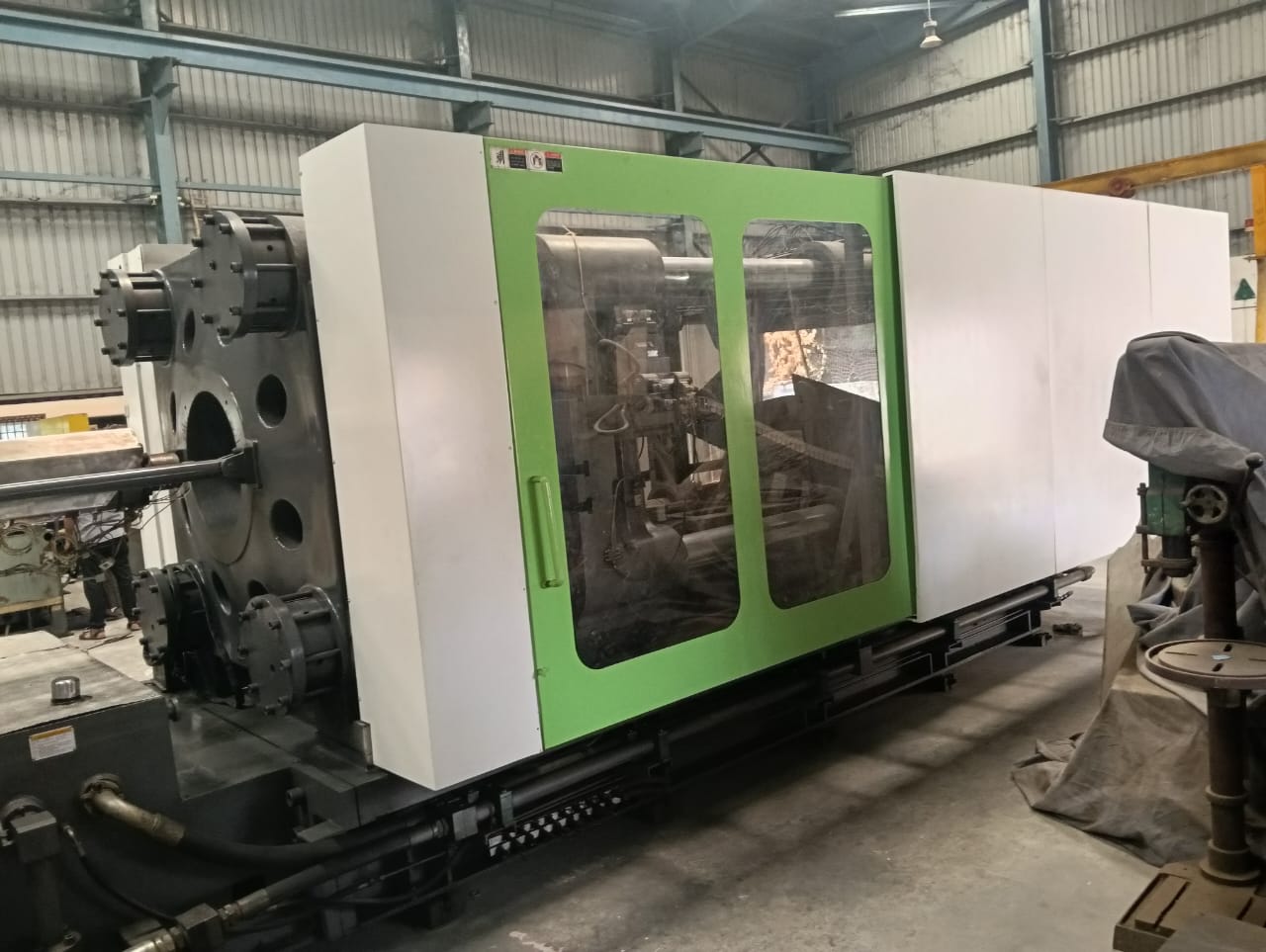 LANSAN LS 800 GT - S CHEETAH, 800 ton Injection molding machine